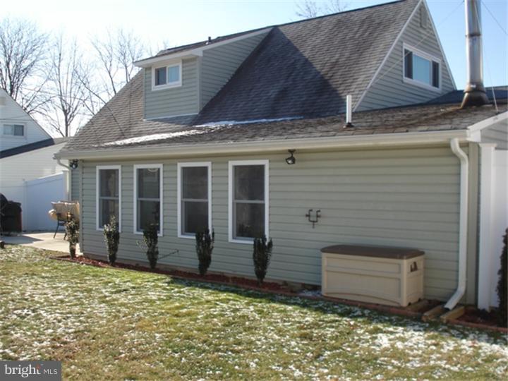 20 Mayflower Road Levittown, PA 19056 - Photo 19 of 23 Gallery Image 19