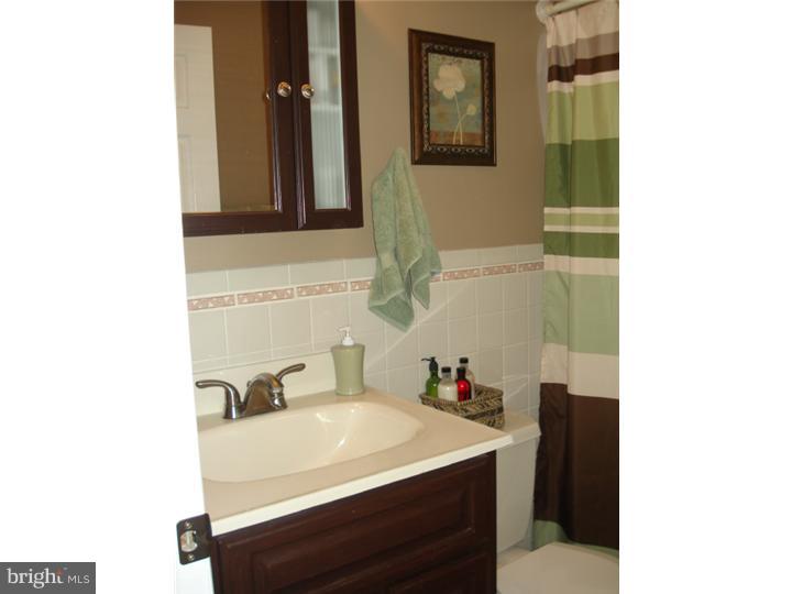 20 Mayflower Road Levittown, PA 19056 - Photo 7 of 23 Gallery Image 7