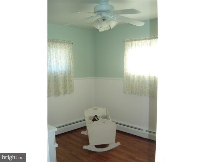 20 Mayflower Road Levittown, PA 19056 - Photo 9 of 23 Gallery Image 9