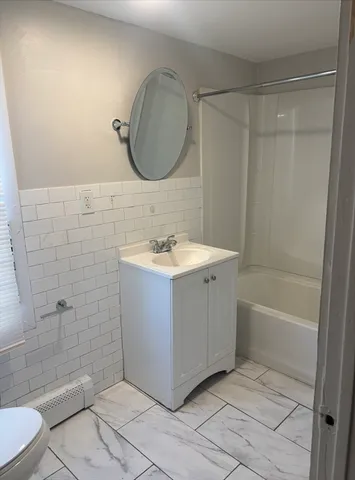 $2,000 | 108 South Common Street, Unit 2L, Lynn, MA 01902