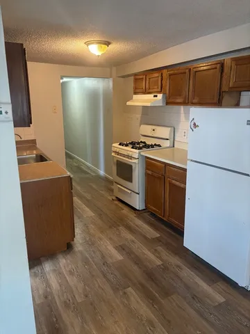 $2,000 | 108 South Common Street, Unit 2L, Lynn, MA 01902