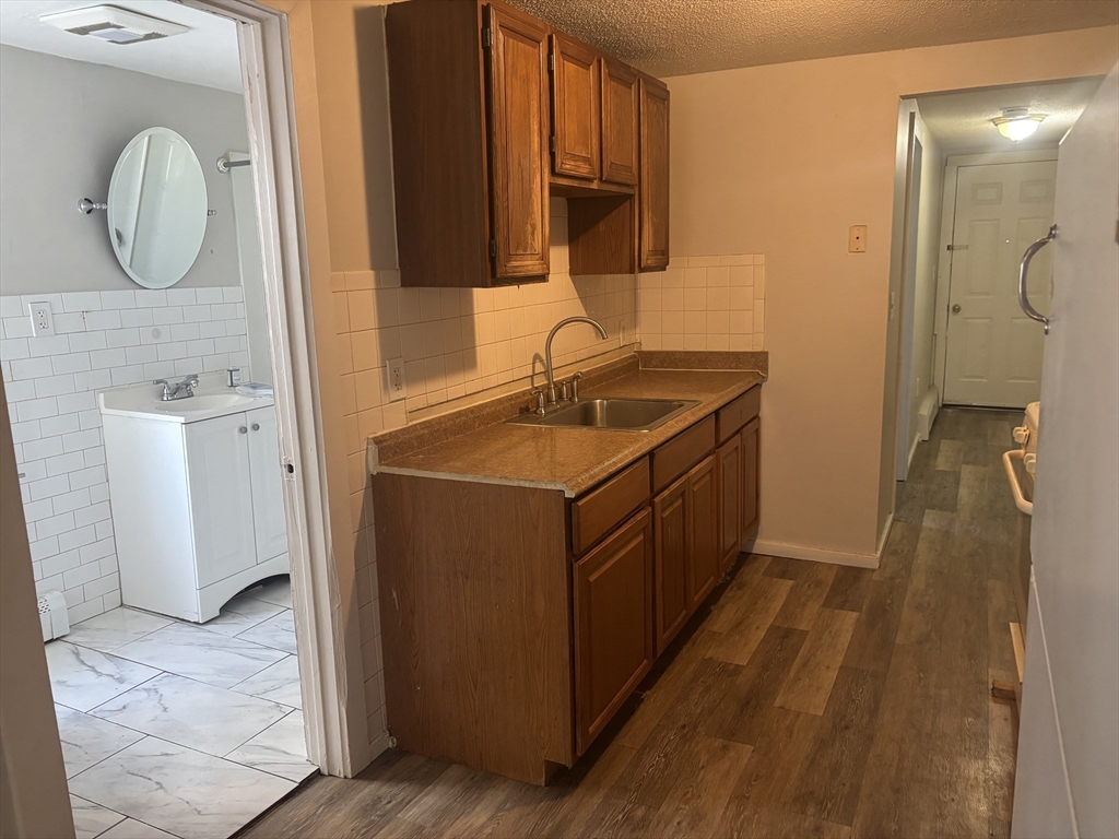 108 South Common Street, Unit 2L Lynn, MA 01902 - Photo 3 of 18