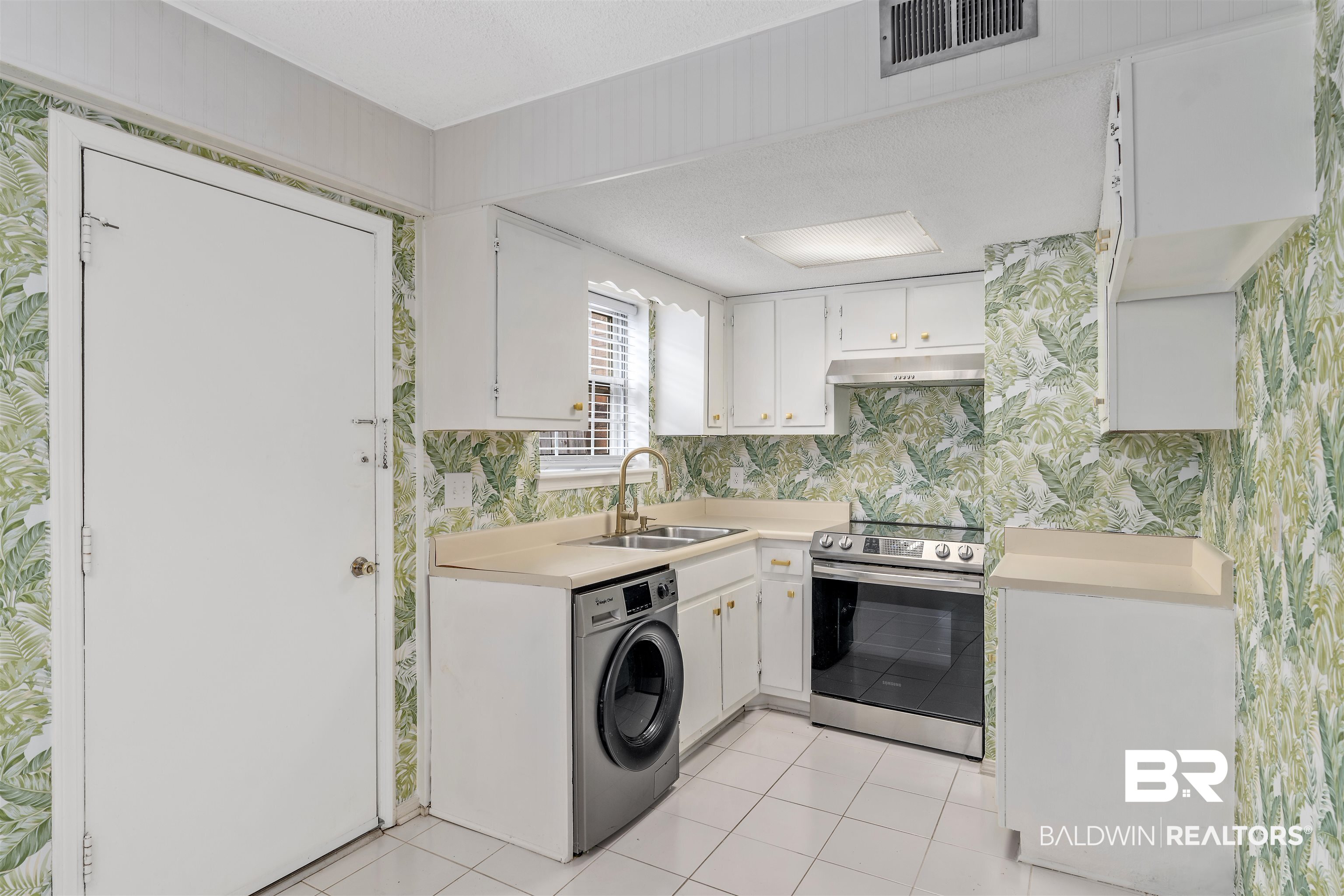 112 Du Rhu Drive, Unit D Mobile, AL 36608 - Photo 8 of 19