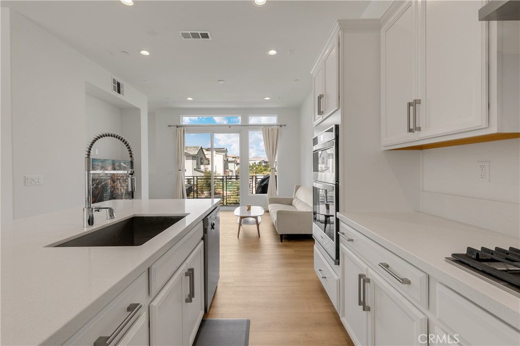 130 Rondo Irvine, CA 92618 - Photo 16 of 36