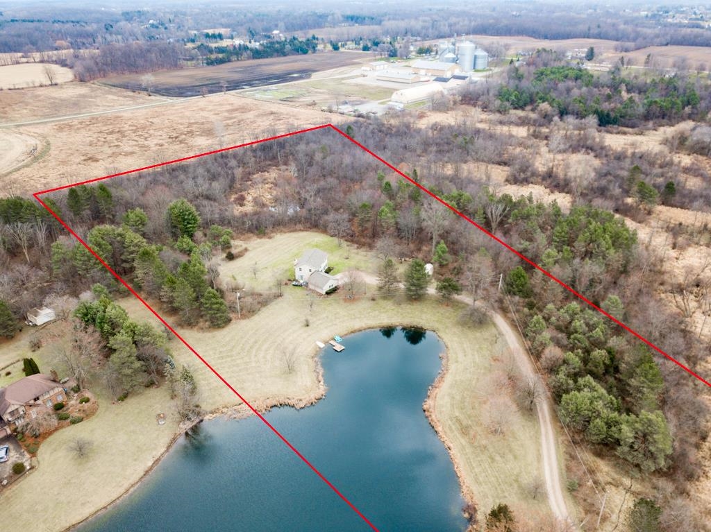 4224 North Henderson Road Davison, MI 48423 - Photo 2 of 42 50129579-90800e2a-be57-4a08-97e0-310a13c98fd7.JPG