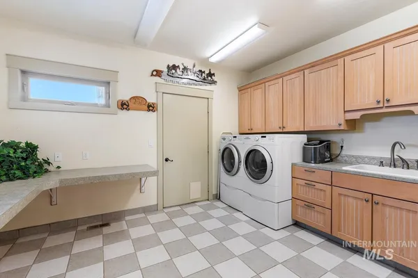 $1,549,000 | 4532 Oak Road, Ontario, OR 97914