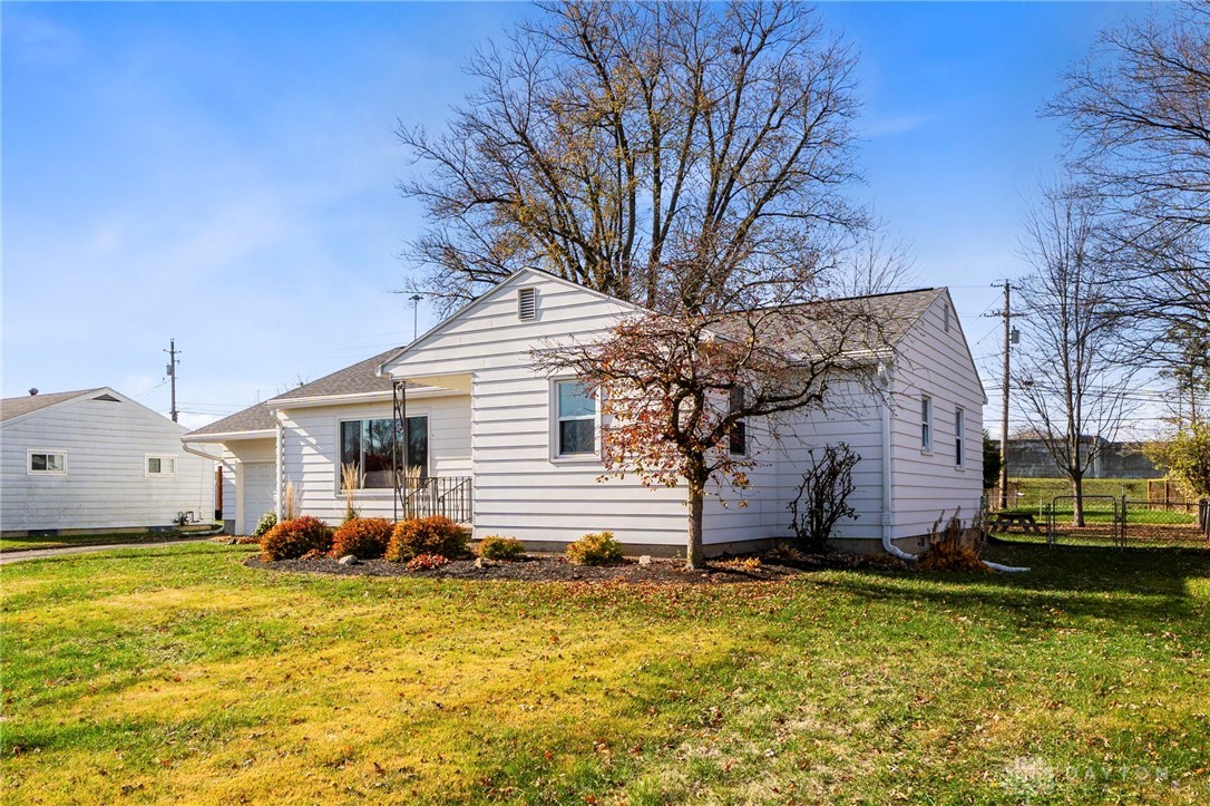 360 North Weston Road Troy, OH 45373 - Photo 3 of 40 Gallery Image 3