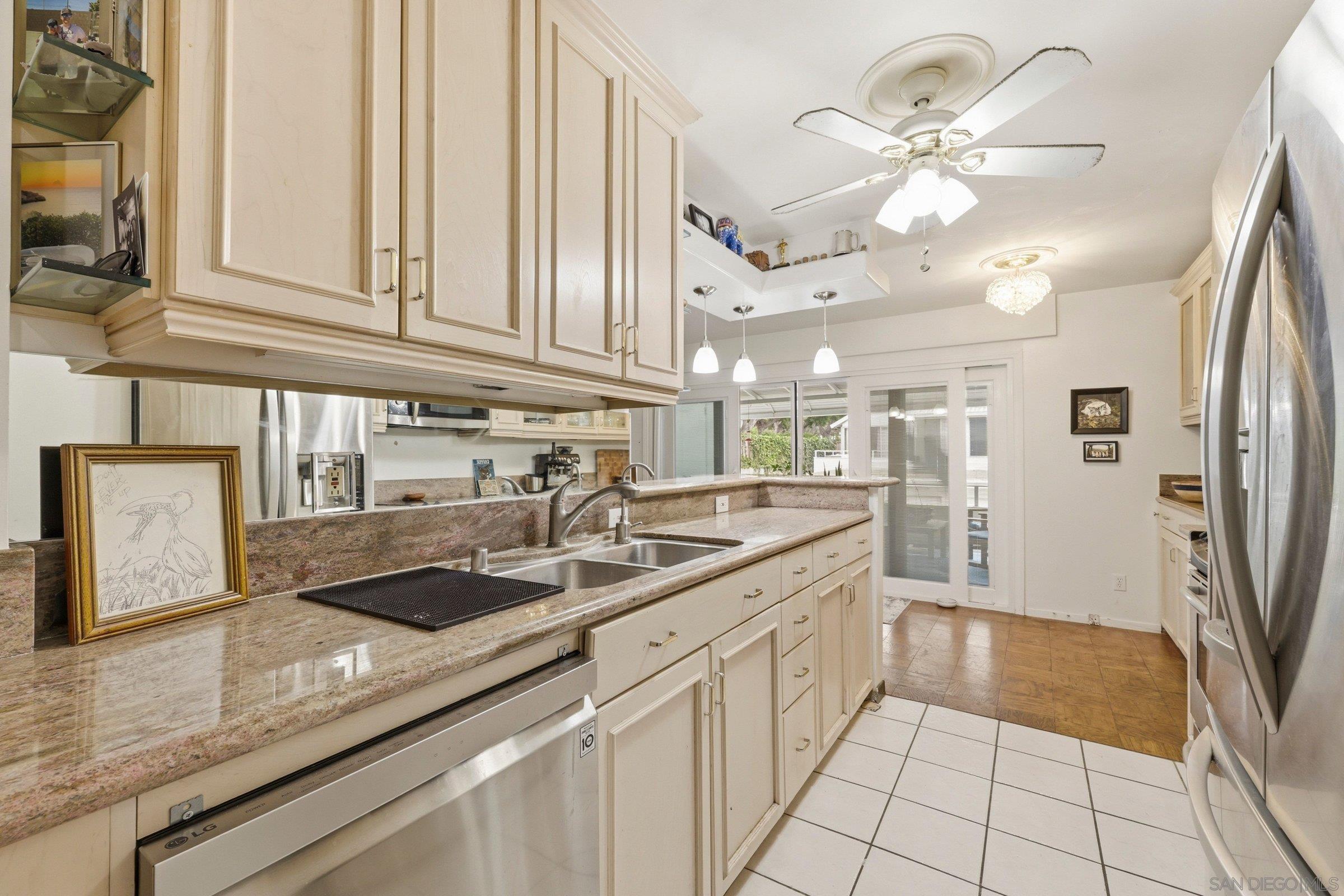 2364 Torrey Pines Road La Jolla, CA 92037 - Photo 9 of 36