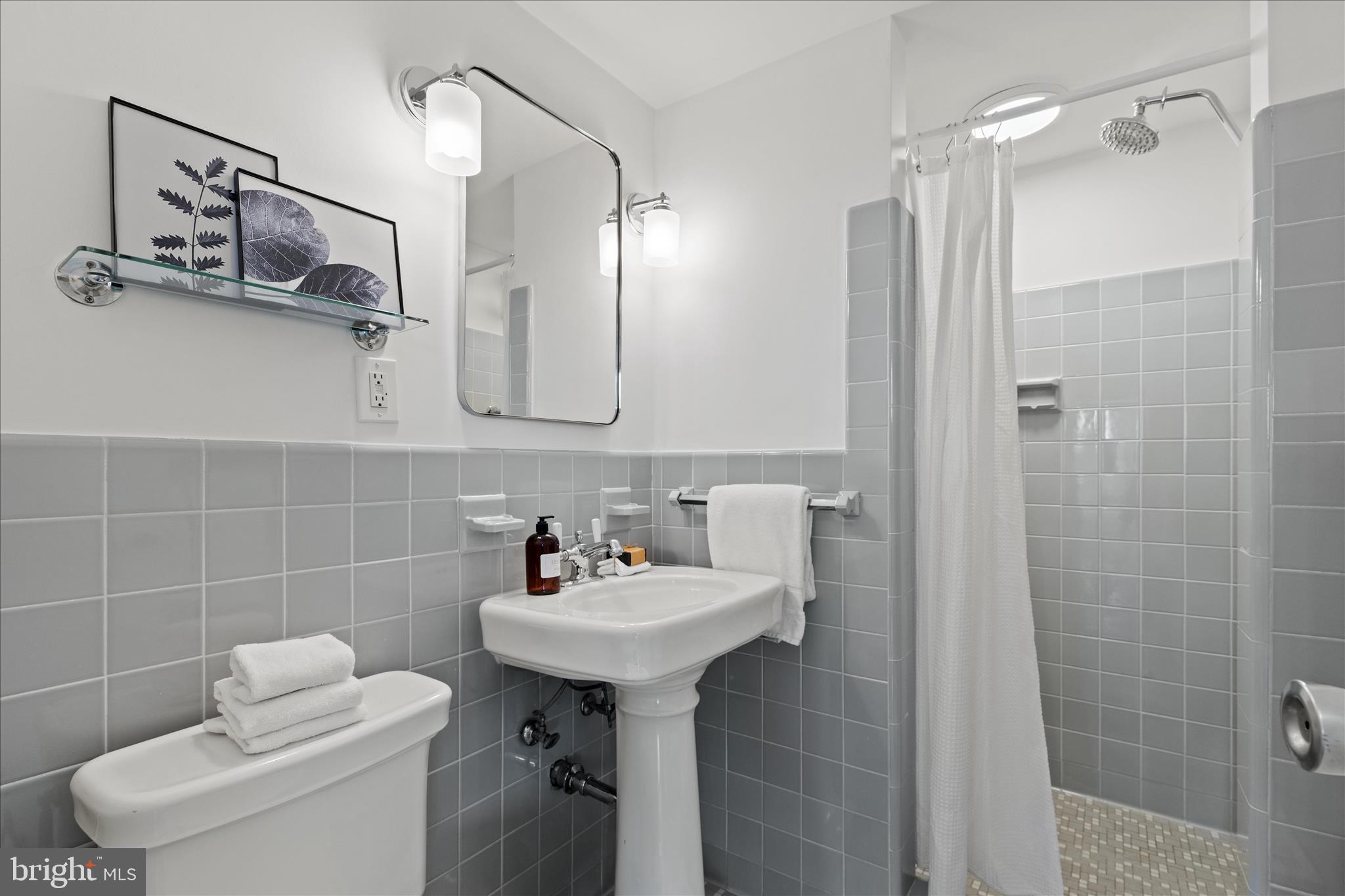 3900 Watson Place Northwest, Unit A 8EFG Washington, DC 20016 - Photo 48 of 59 Bath #4