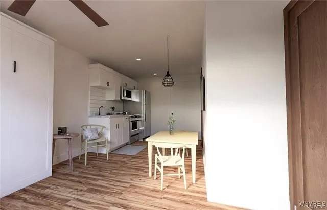 $1,295 | 400 # B Ohio Street, Medina, NY 14103