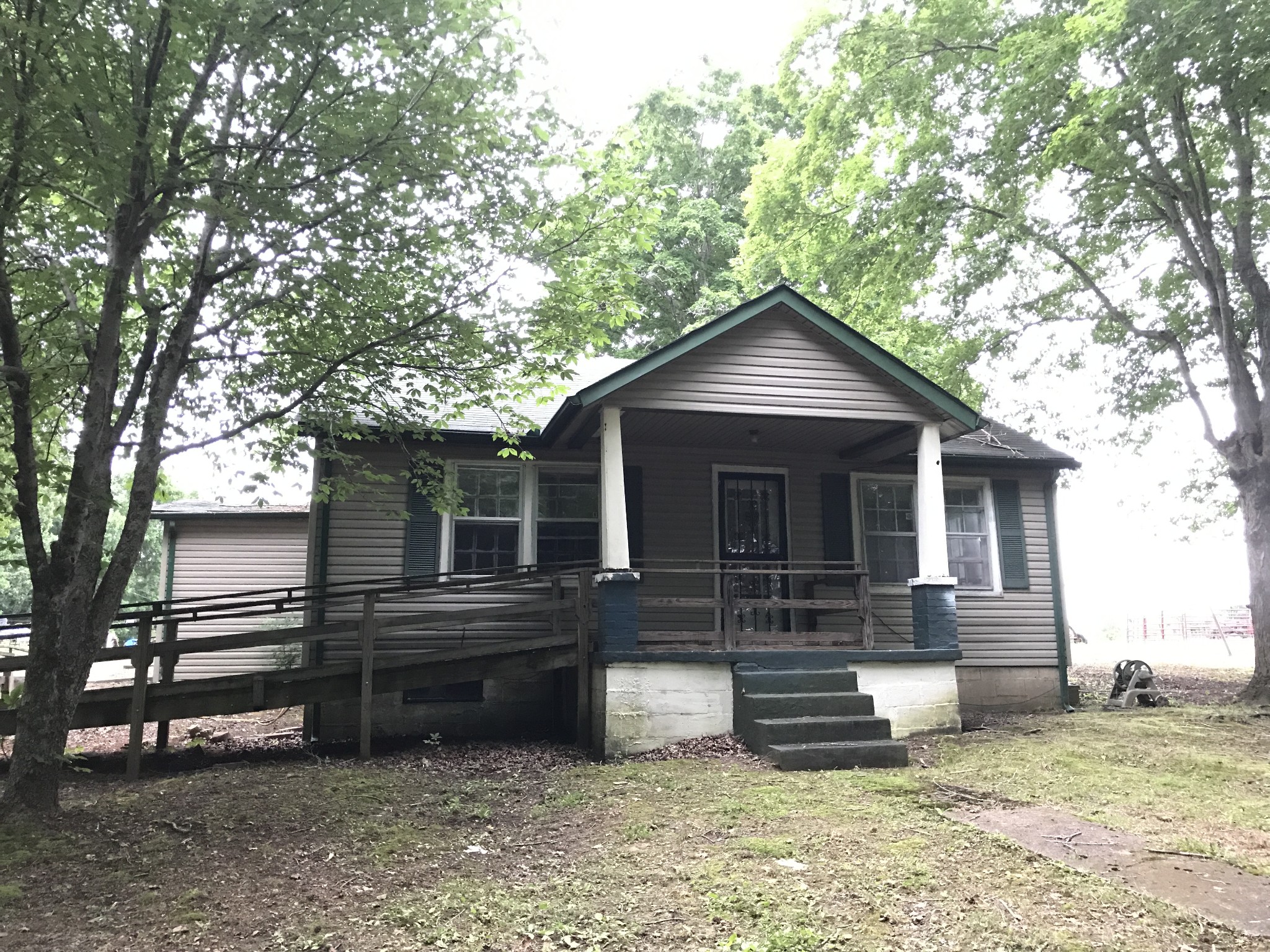 811 Gholson Road Clarksville, TN 37043 - Photo 23 of 25 a front view of a house with garage