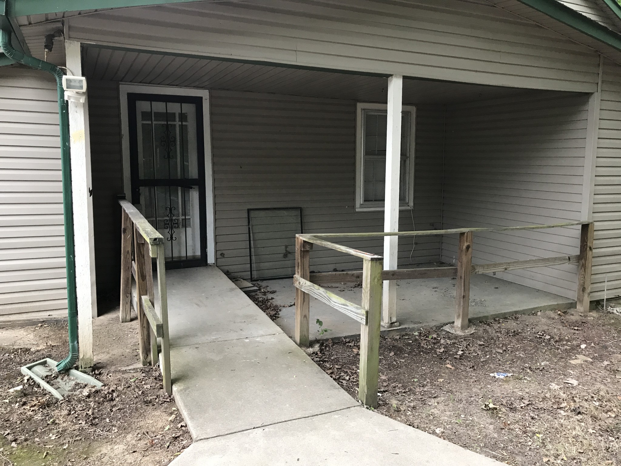 811 Gholson Road Clarksville, TN 37043 - Photo 8 of 25 a view of outdoor seating space