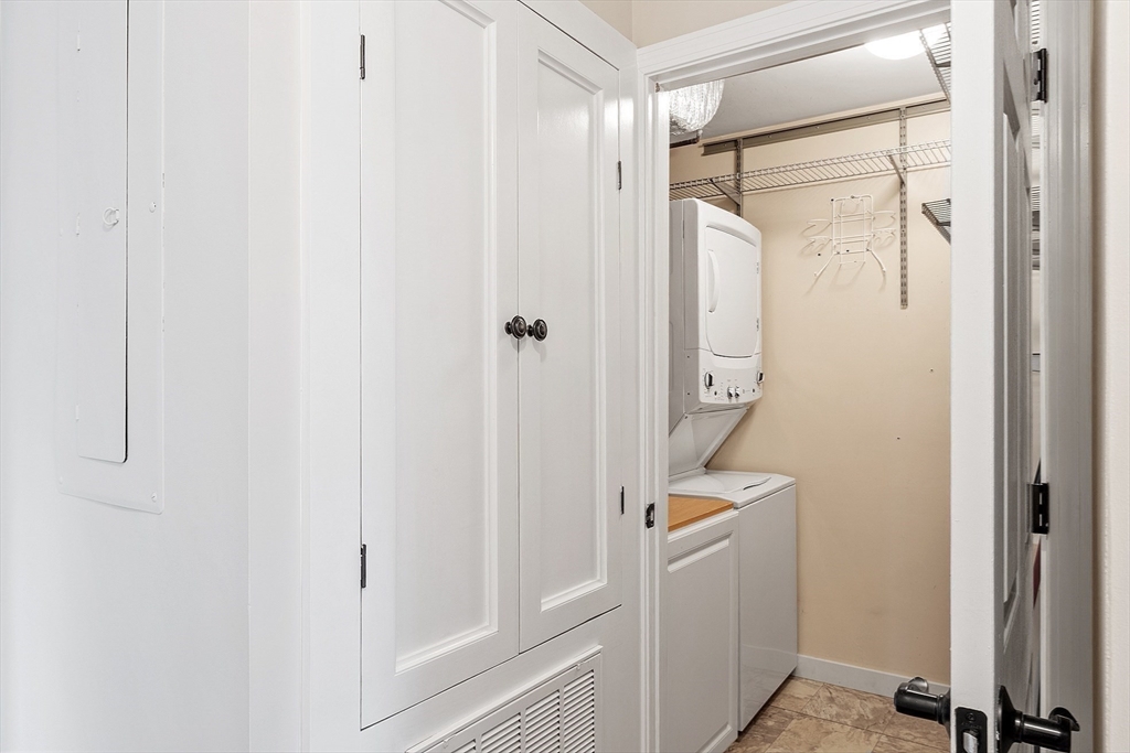 20 Central Street, Unit 402 Salem, MA 01970 - Photo 23 of 36 a bathroom with a shower