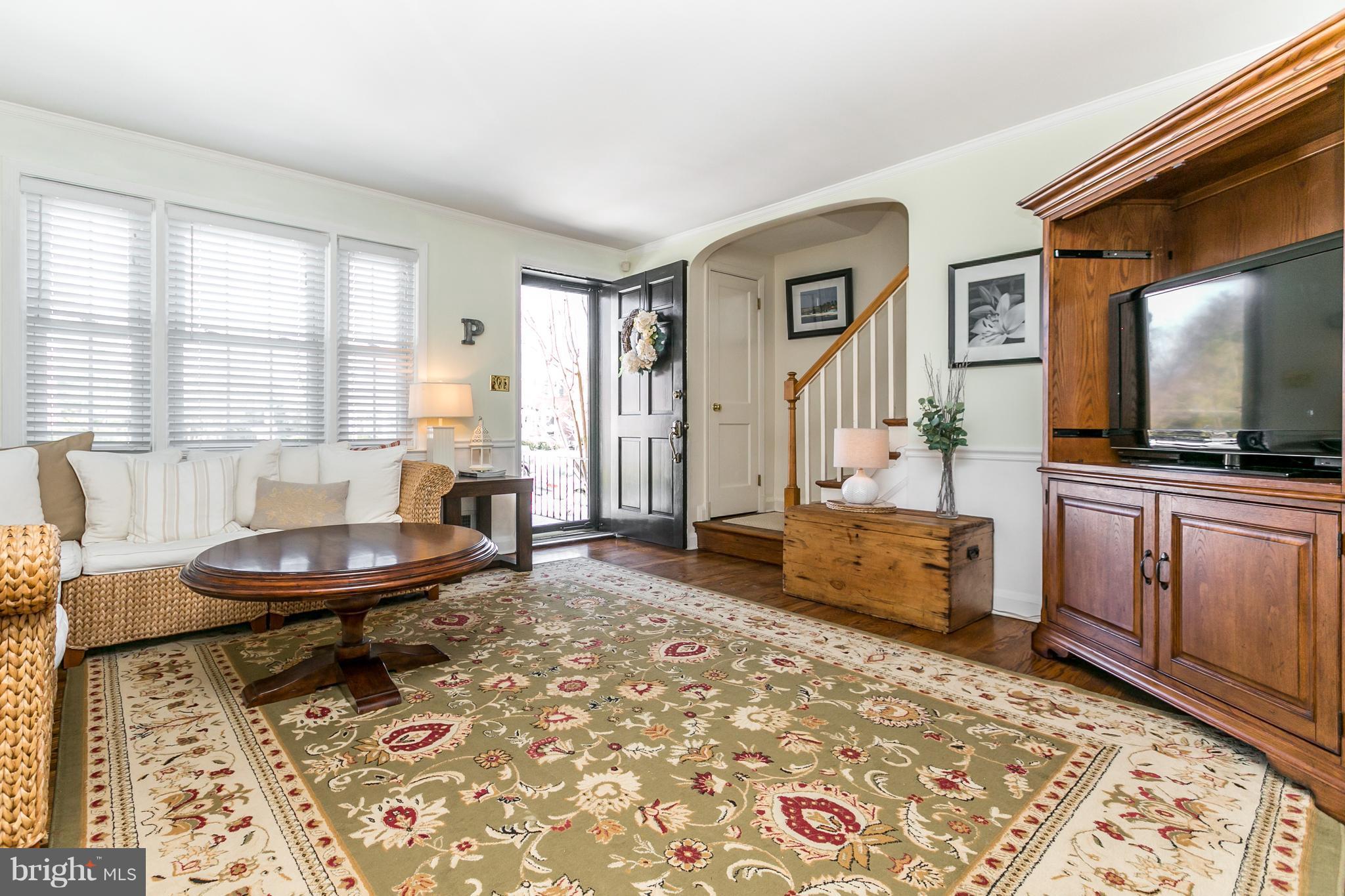 259 Stanmore Road Baltimore, MD 21212 - Photo 2 of 26 Living Room