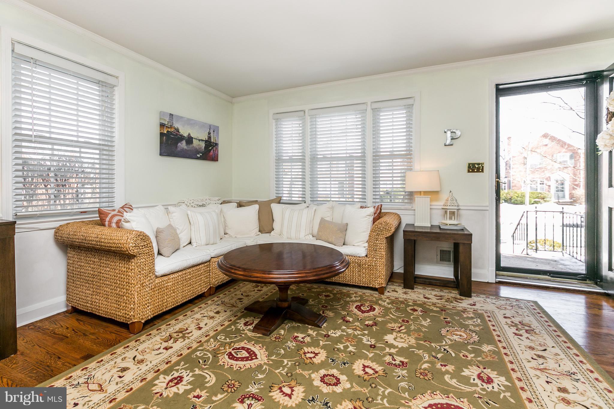 259 Stanmore Road Baltimore, MD 21212 - Photo 3 of 26 Living Room