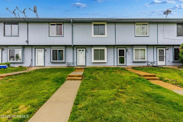 $235,000 | 139 Greenwood Loop Road, Unit 653, Brick, NJ 08724
