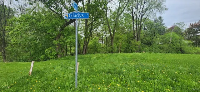 $25,900 | 109 Gladys Street, Utica, NY 13502