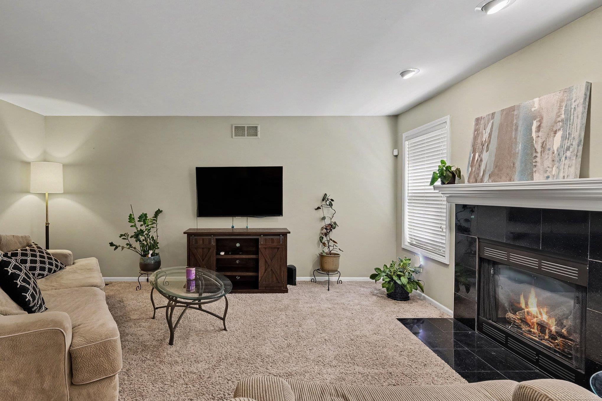 45658 Rathmore Drive Macomb, MI 48044 - Photo 3 of 27