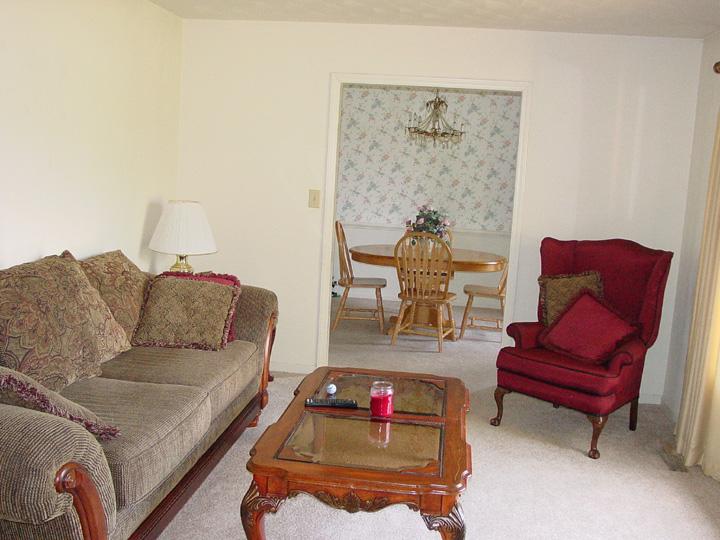 5000 Harvest Ridge Road Roanoke, VA 24019 - Photo 3 of 5 Living room