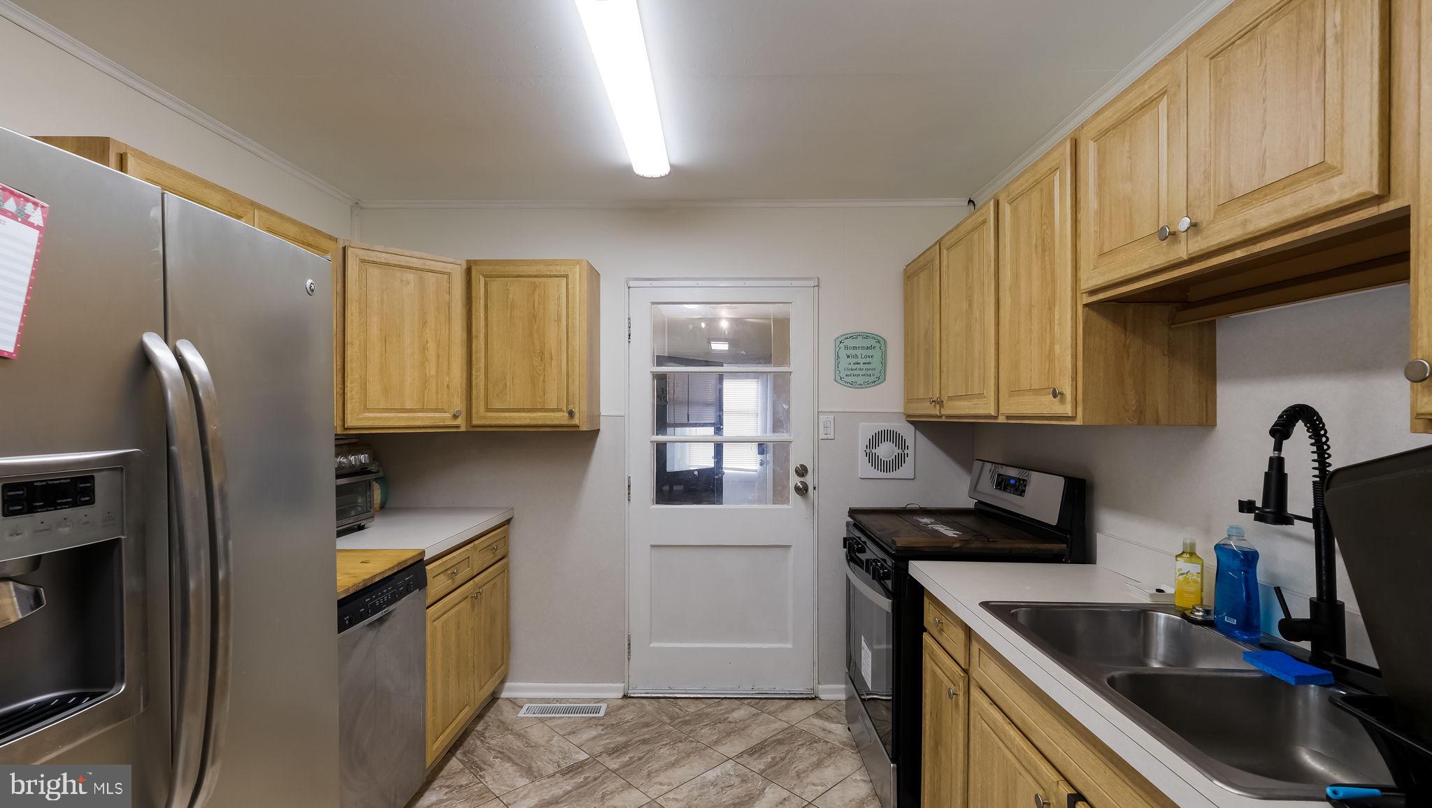 354 Doone Road Fairless Hills, PA 19030 - Photo 8 of 20 Gallery Image 8