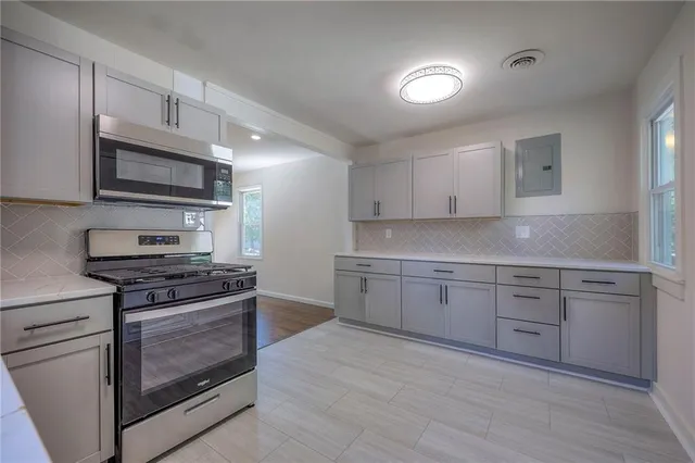 $199,900 | 4011 Northeast Kelsey Road, Kansas City, MO 64116