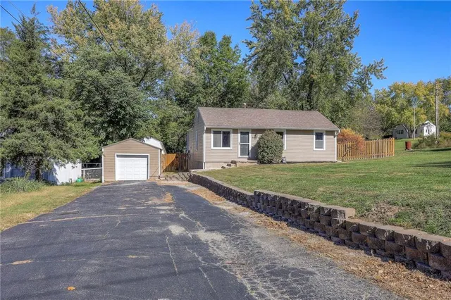 $199,900 | 4011 Northeast Kelsey Road, Kansas City, MO 64116