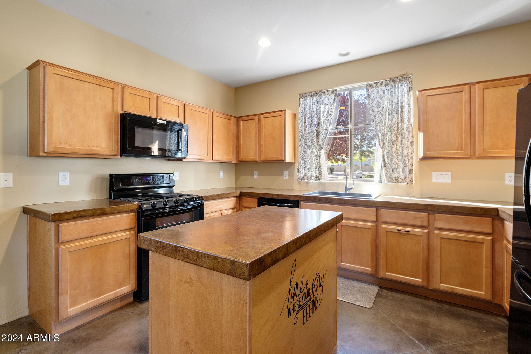 1347 Kettle Hill Road Prescott Valley, AZ 86314 - Photo 13 of 86 13-Kitchen_1