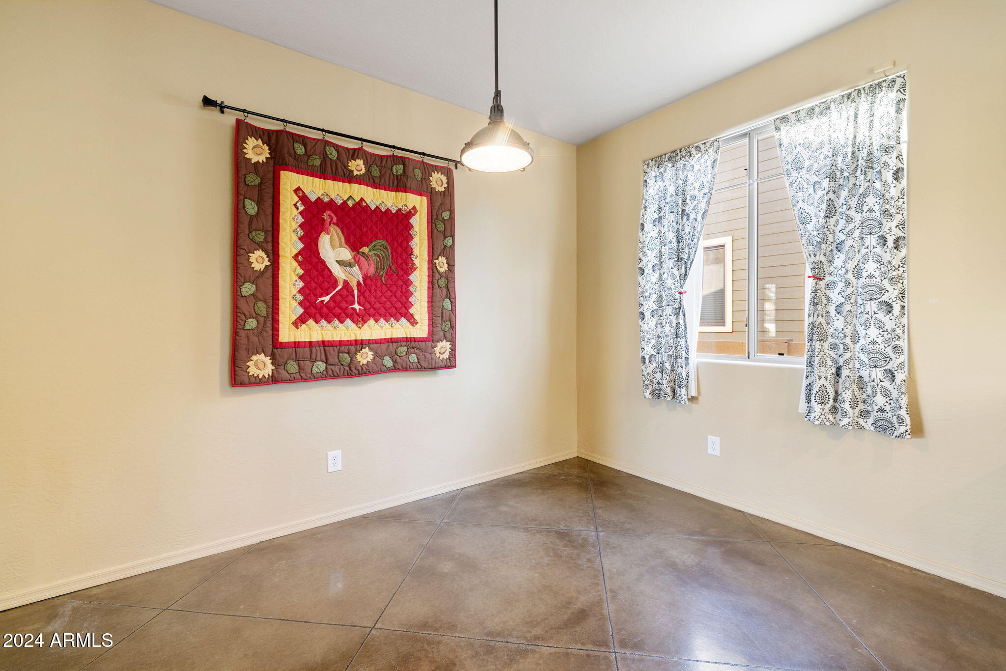 1347 Kettle Hill Road Prescott Valley, AZ 86314 - Photo 10 of 86 10-Dining Room