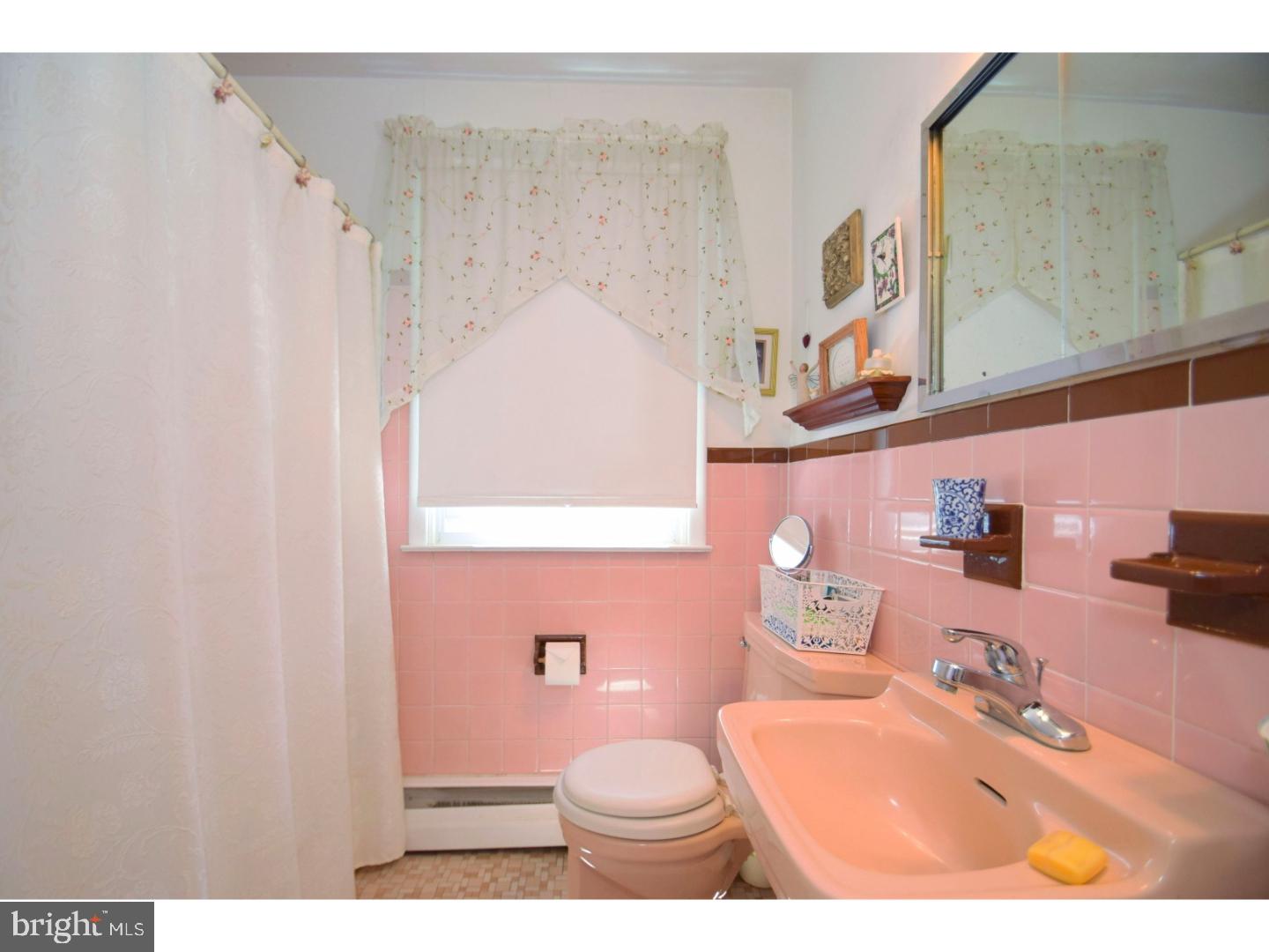 1832 Sharon Road Jenkintown, PA 19046 - Photo 17 of 25