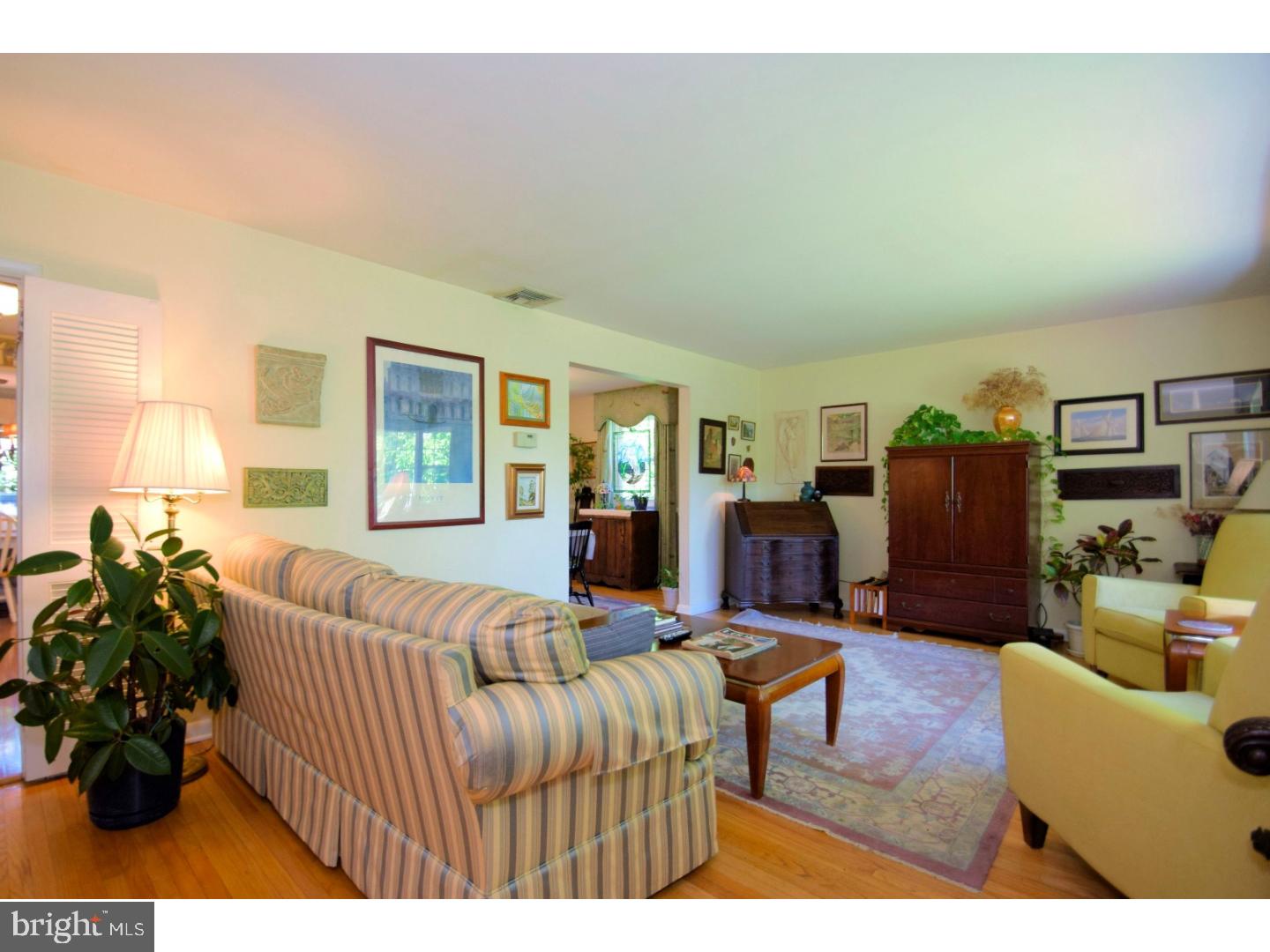 1832 Sharon Road Jenkintown, PA 19046 - Photo 3 of 25
