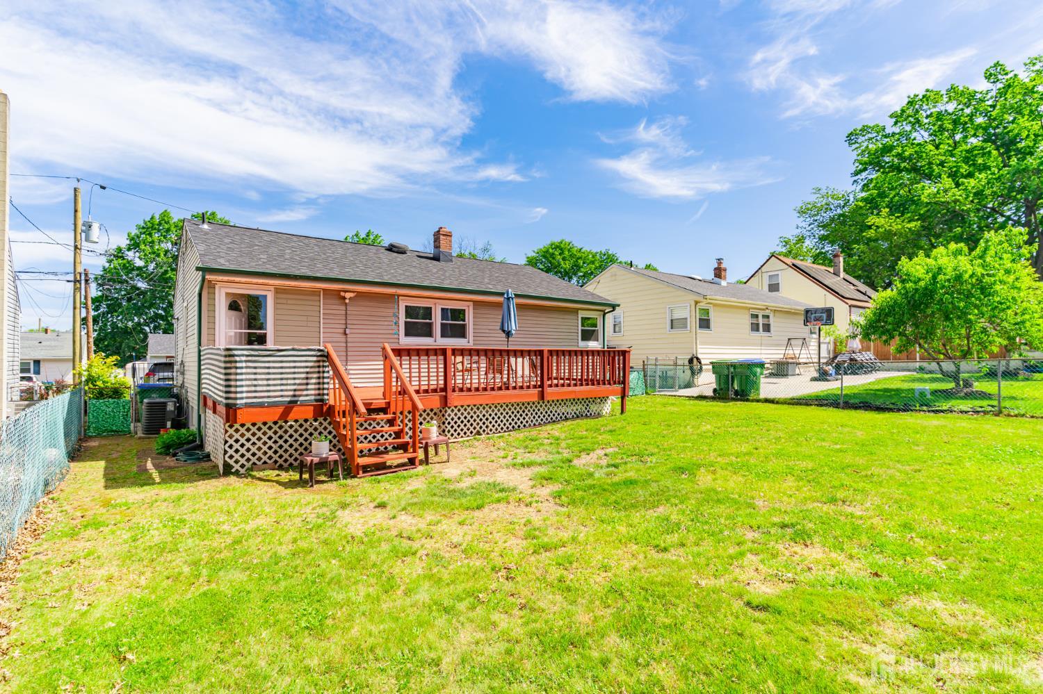 66 Rose Street Edison, NJ 08817 - Photo 5 of 30