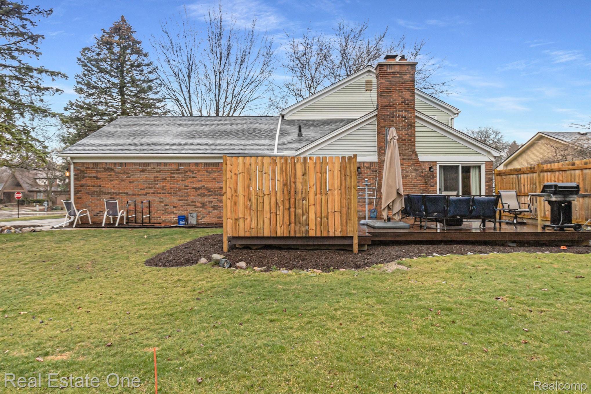 33825 Old Timber Road Farmington, MI 48331 - Photo 25 of 28 IMG_5141.jpg