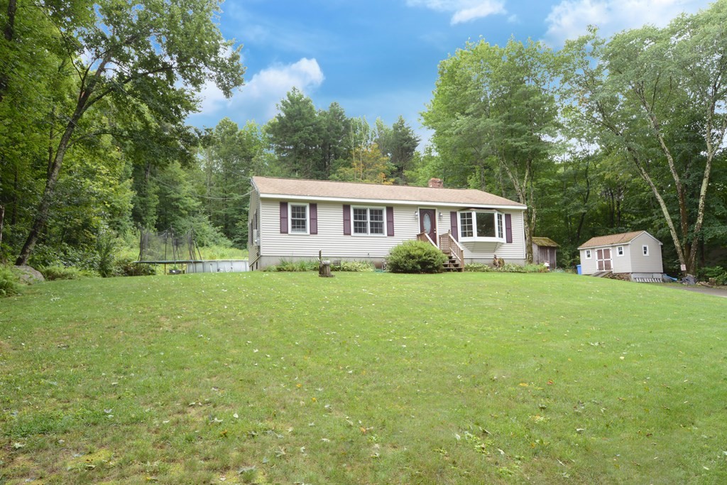 921 Reed Street Warren, MA 01092 - Photo 4 of 33