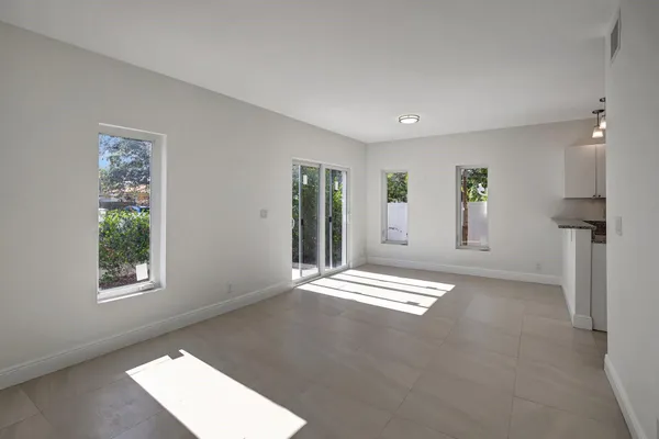 $3,200 | 1104 South 20th Avenue, Hollywood, FL 33020