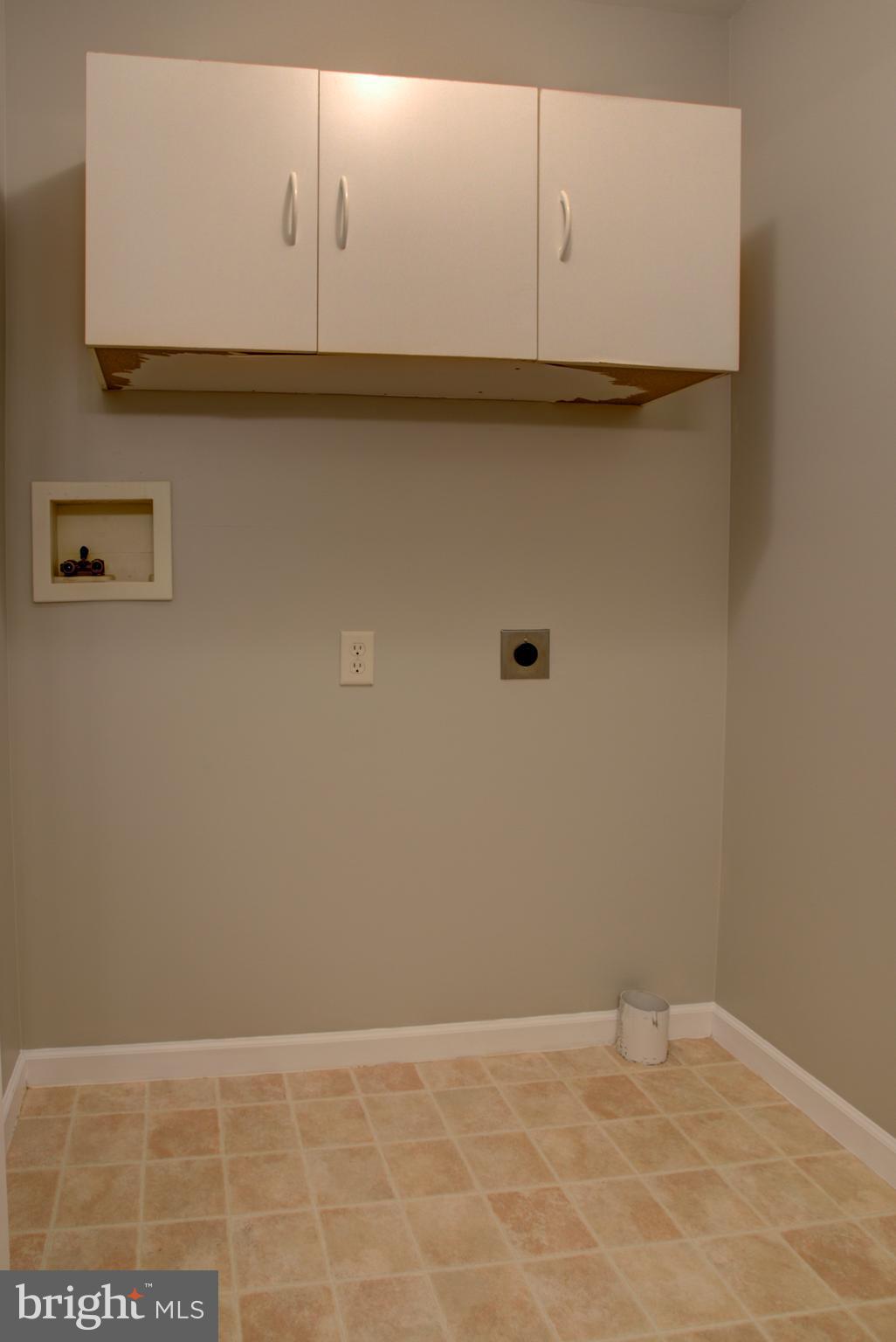 29 Newville Road Elizabethtown, PA 17022 - Photo 17 of 23 1st floor laundry