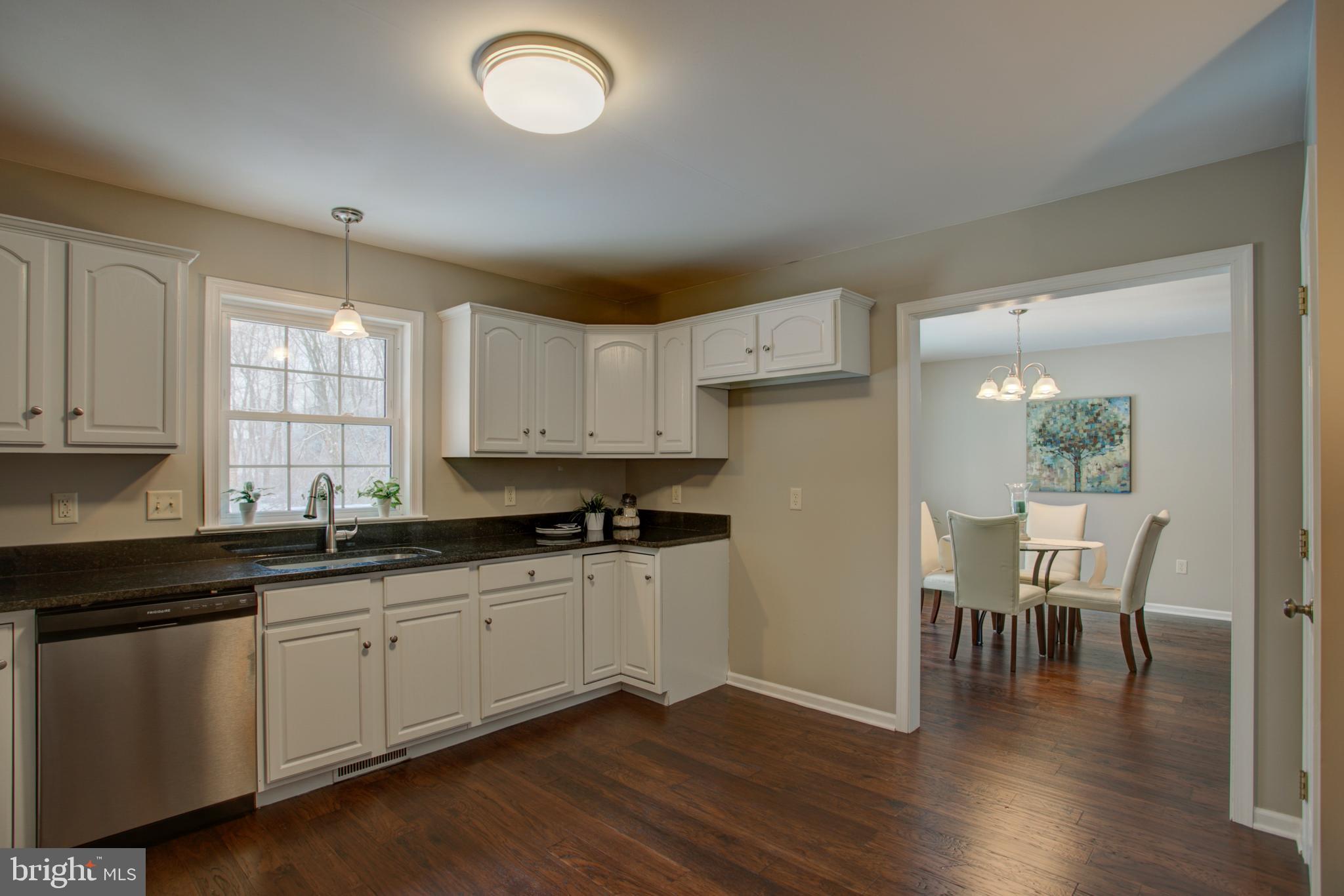 29 Newville Road Elizabethtown, PA 17022 - Photo 8 of 23 Kitchen
