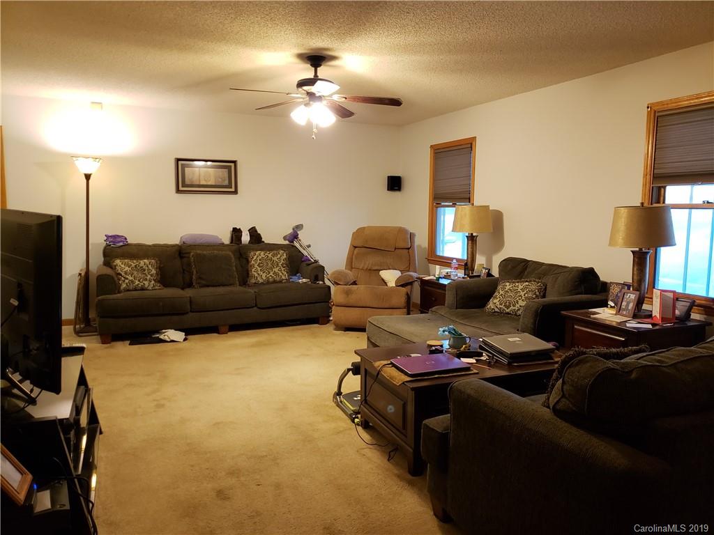 2527 Otis Dellinger Road Lincolnton, NC 28092 - Photo 4 of 19 Gallery Image 4