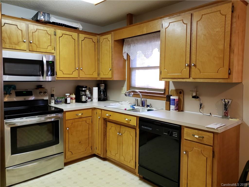 2527 Otis Dellinger Road Lincolnton, NC 28092 - Photo 9 of 19 Gallery Image 9