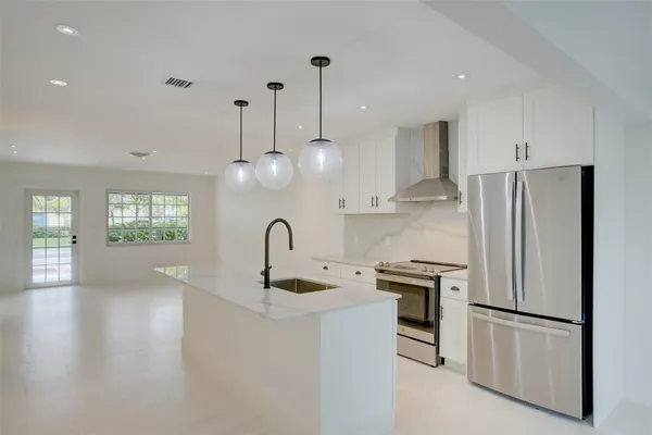 $3,000 | 820 Northeast 23rd Avenue, Pompano Beach, FL 33062