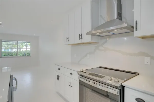 $3,000 | 820 Northeast 23rd Avenue, Pompano Beach, FL 33062