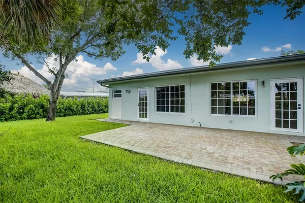 $3,000 | 820 Northeast 23rd Avenue, Pompano Beach, FL 33062