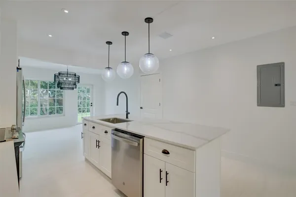 $3,000 | 820 Northeast 23rd Avenue, Pompano Beach, FL 33062