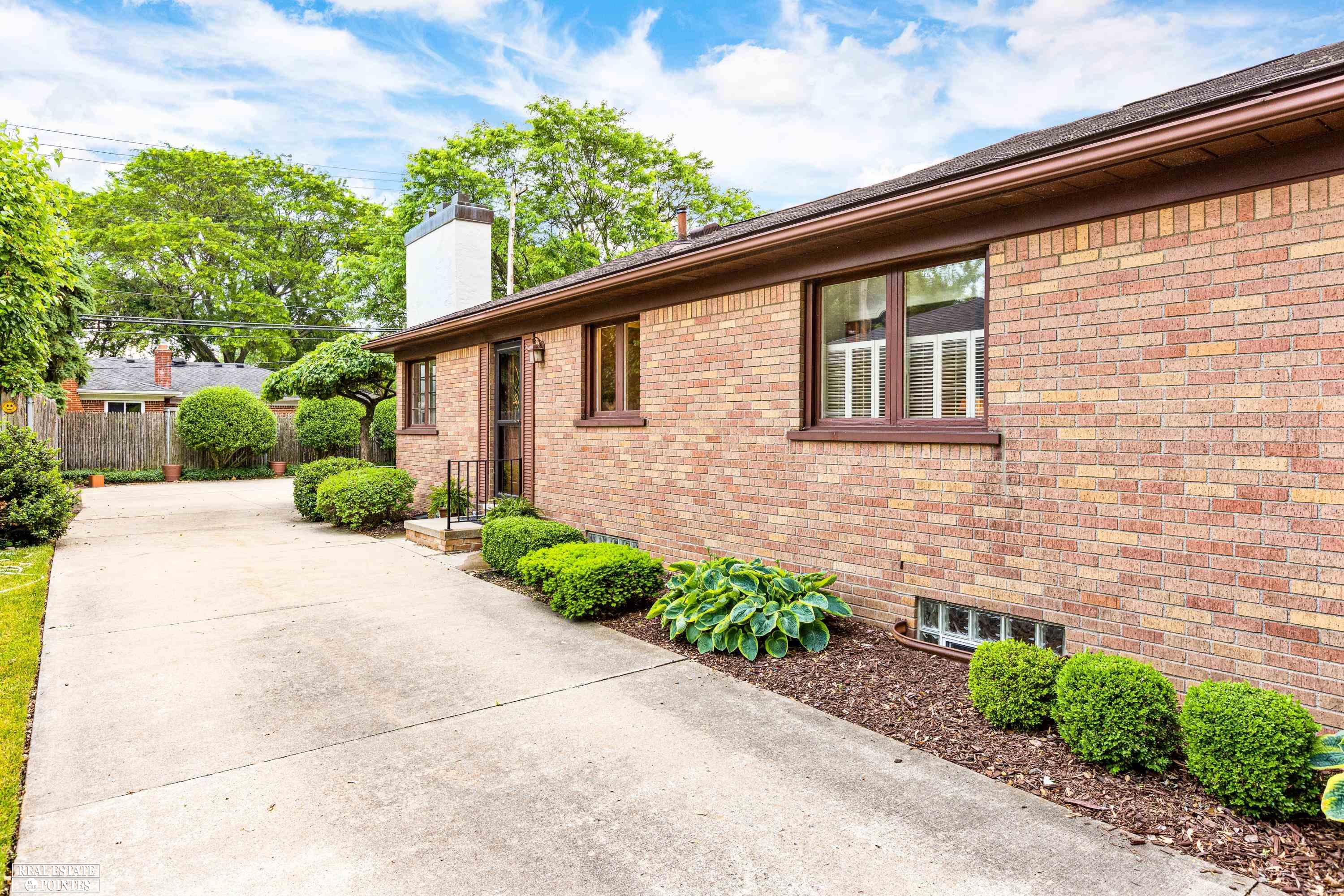 22470 Marter Road St. Clair Shores, MI 48080 - Photo 25 of 33