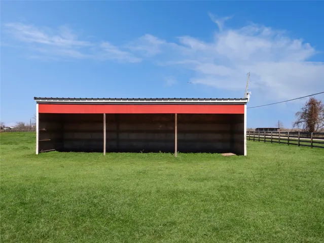 $325,000 | 9141 Timberwood Drive, Clute, TX 77531