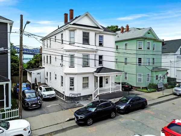 $2,000 | 28 Meadow Street, Unit 1, Fall River, MA 02720