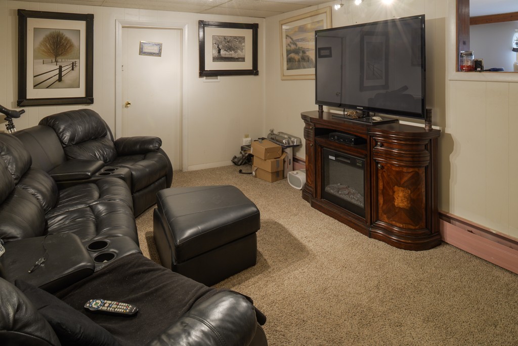 53 Edgemere Road Lynn, MA 01904 - Photo 17 of 23 Gallery Image 17