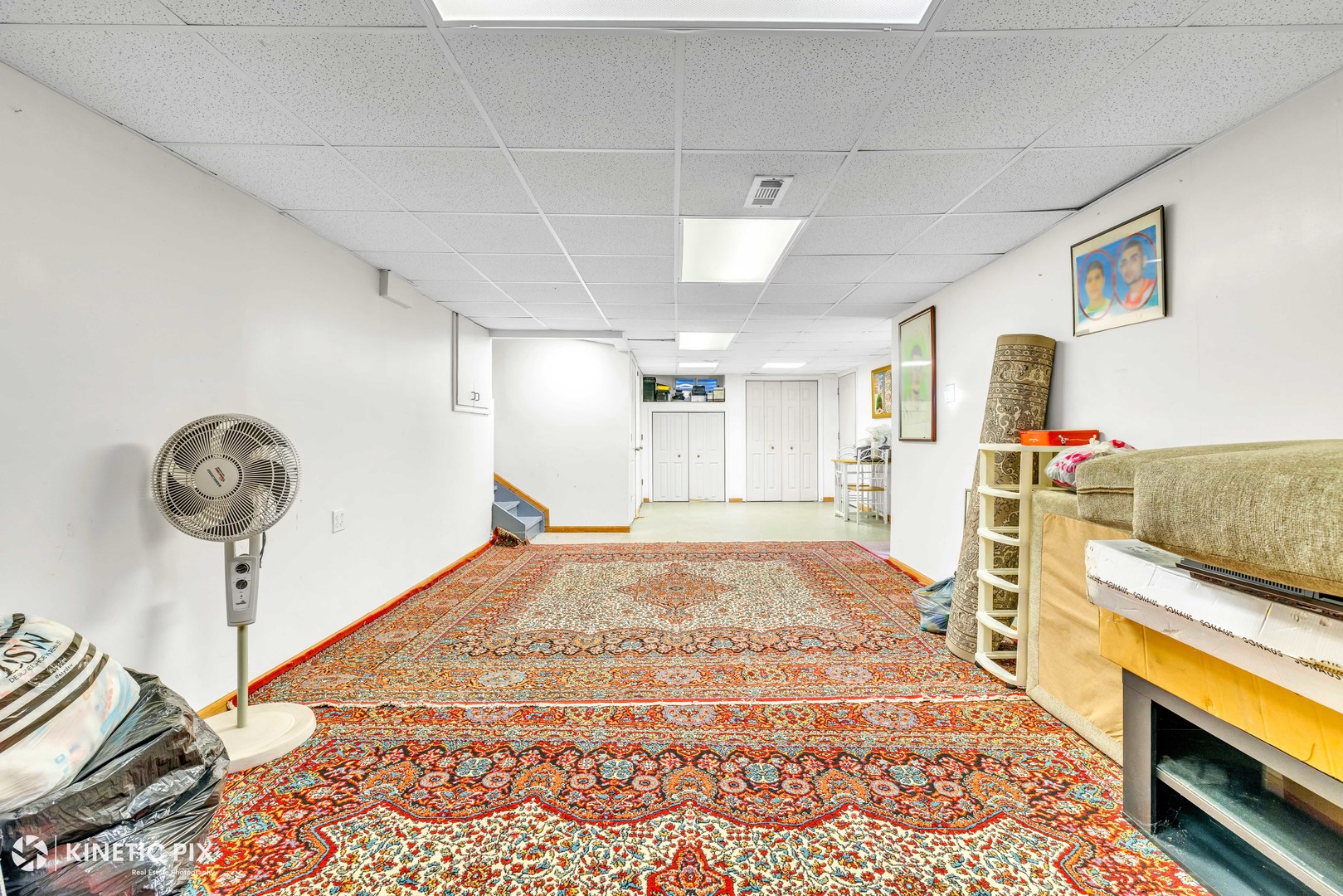 8619 Linder Avenue Burbank, IL 60459 - Photo 30 of 40 a spacious bedroom with a bed and a dresser in it