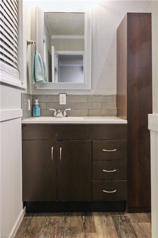 134 Fraley Fields Road High Point, NC 27262 - Photo 14 of 21 En suite bathroom.