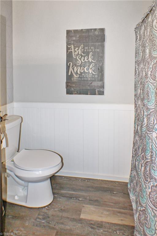 134 Fraley Fields Road High Point, NC 27262 - Photo 15 of 21 En suite bathroom.