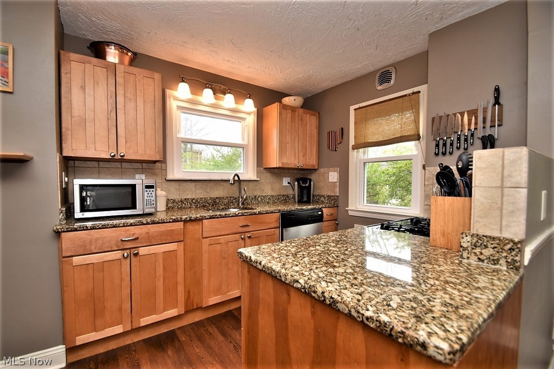 3770 Hillbrook Road Cleveland, OH 44118 - Photo 8 of 16 Gallery Image 8